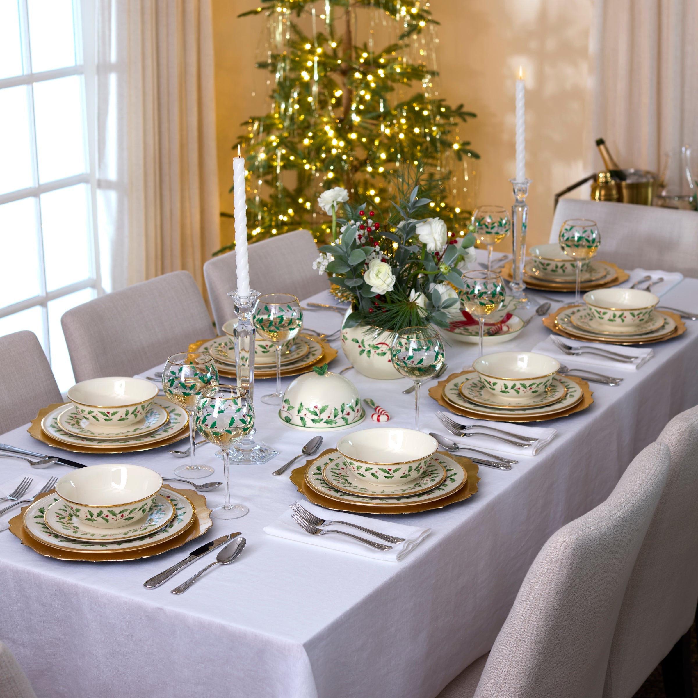 Holiday 65 Piece Flatware Set