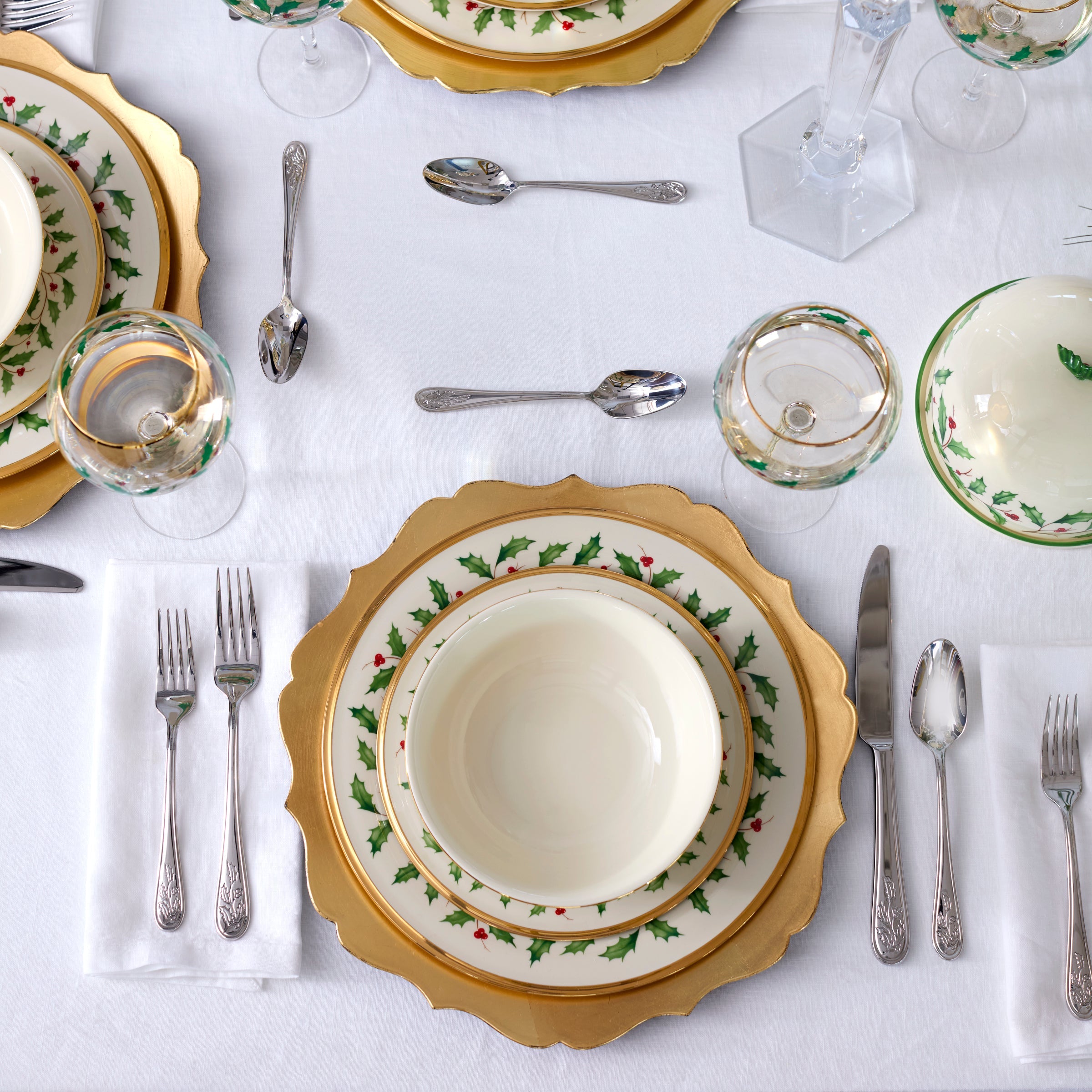 Holiday 65 Piece Flatware Set