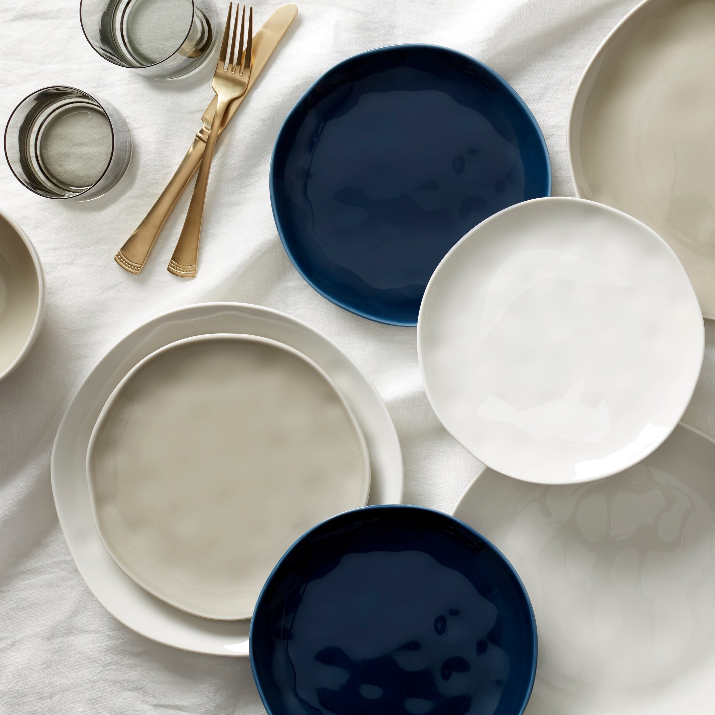 Bay Colors Grey Accent Plates - Set of 4